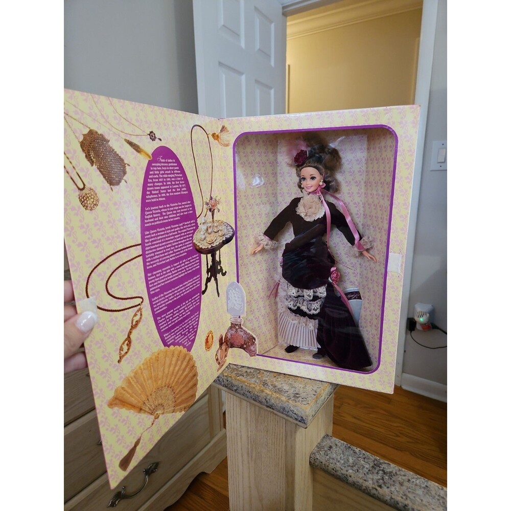 Mattel 1995 Barbie Victorian Lady Fashion Doll Great Eras NRFB/NIB
